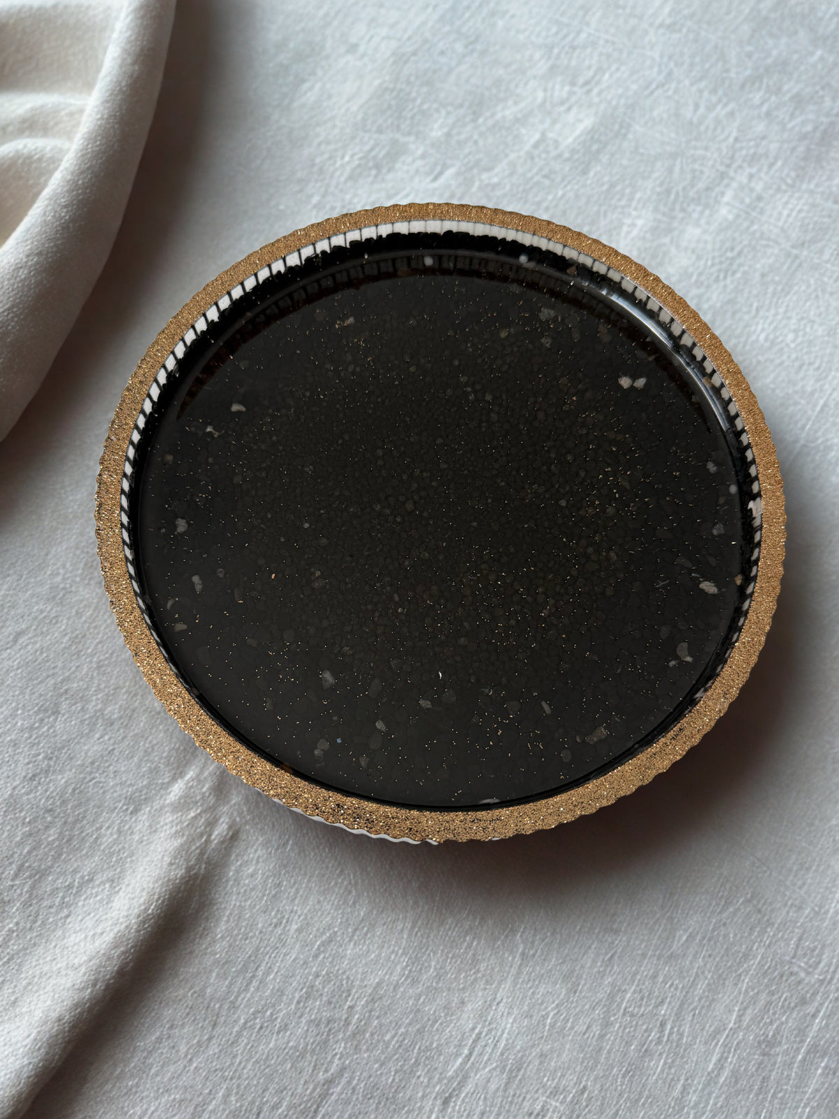 Tavă decorativă handmade din rășină și piatră — vedere 2