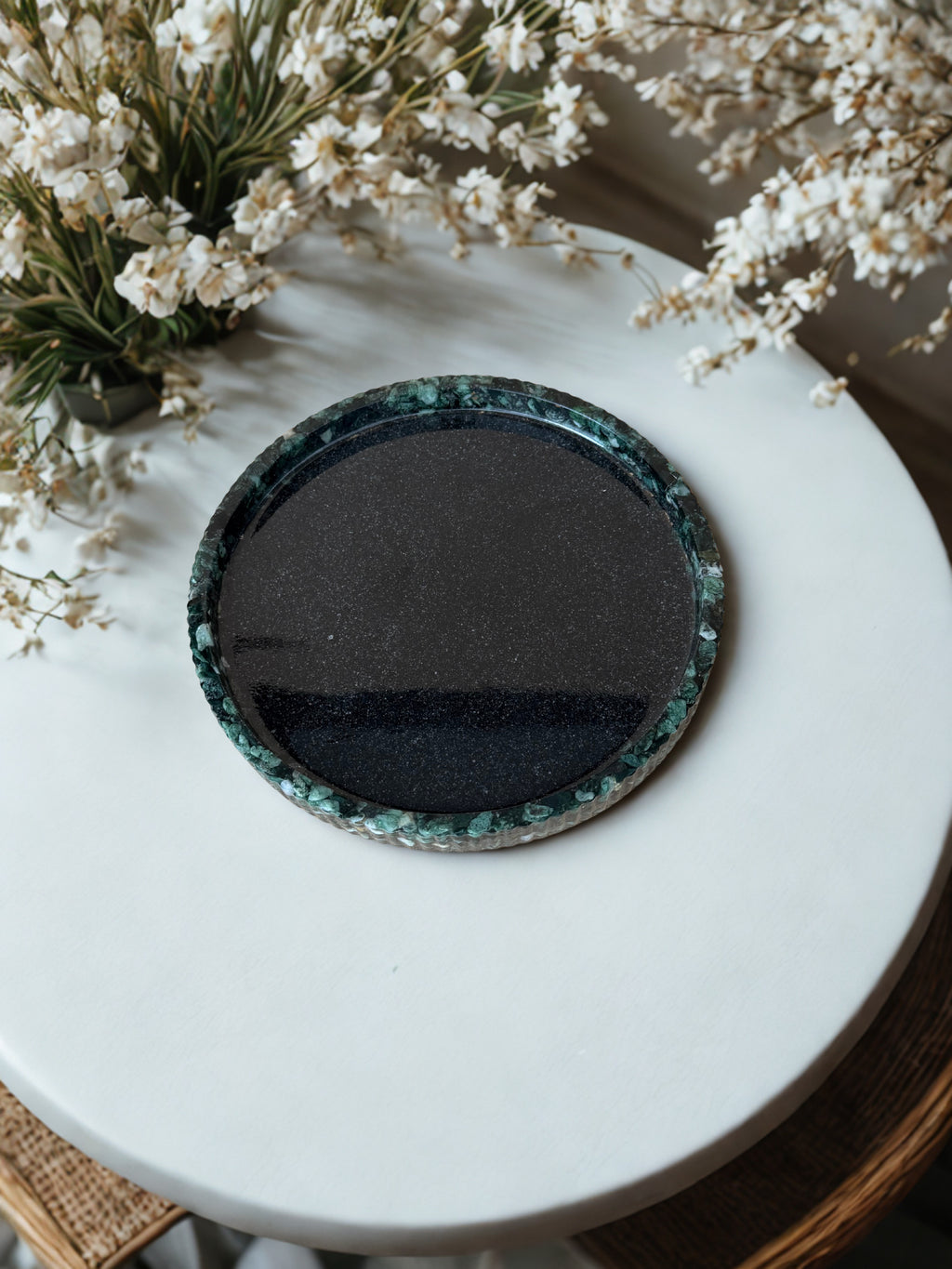 Tavă decorativă handmade din rășină și piatră — vedere 2