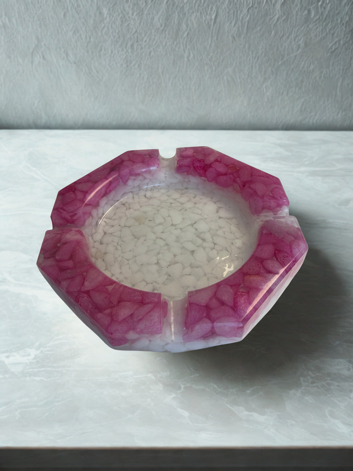 Scrumieră handmade din rășină și piatră — fotografie principală