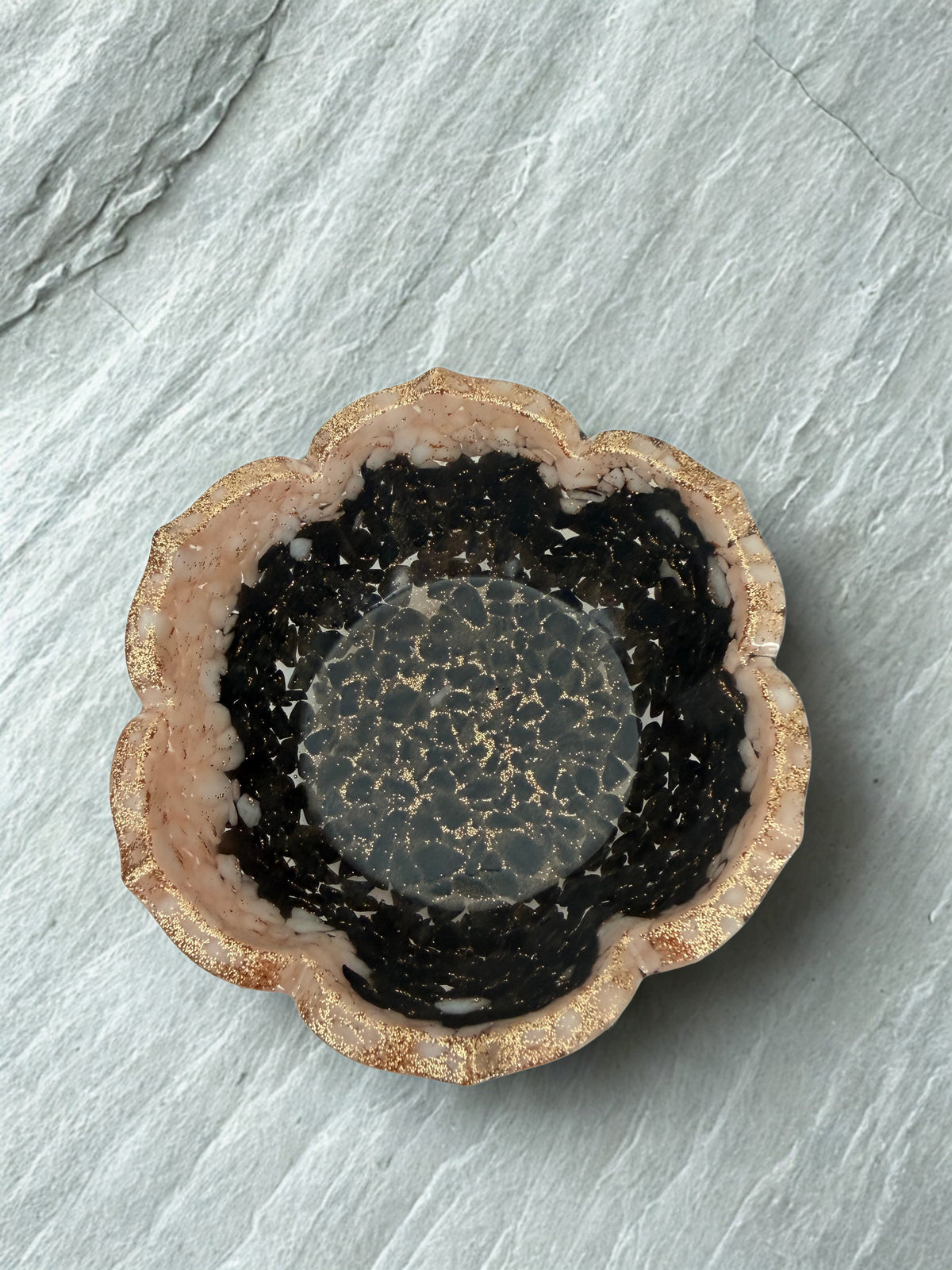 Bol decorativ handmade din rășină și piatră — vedere 3