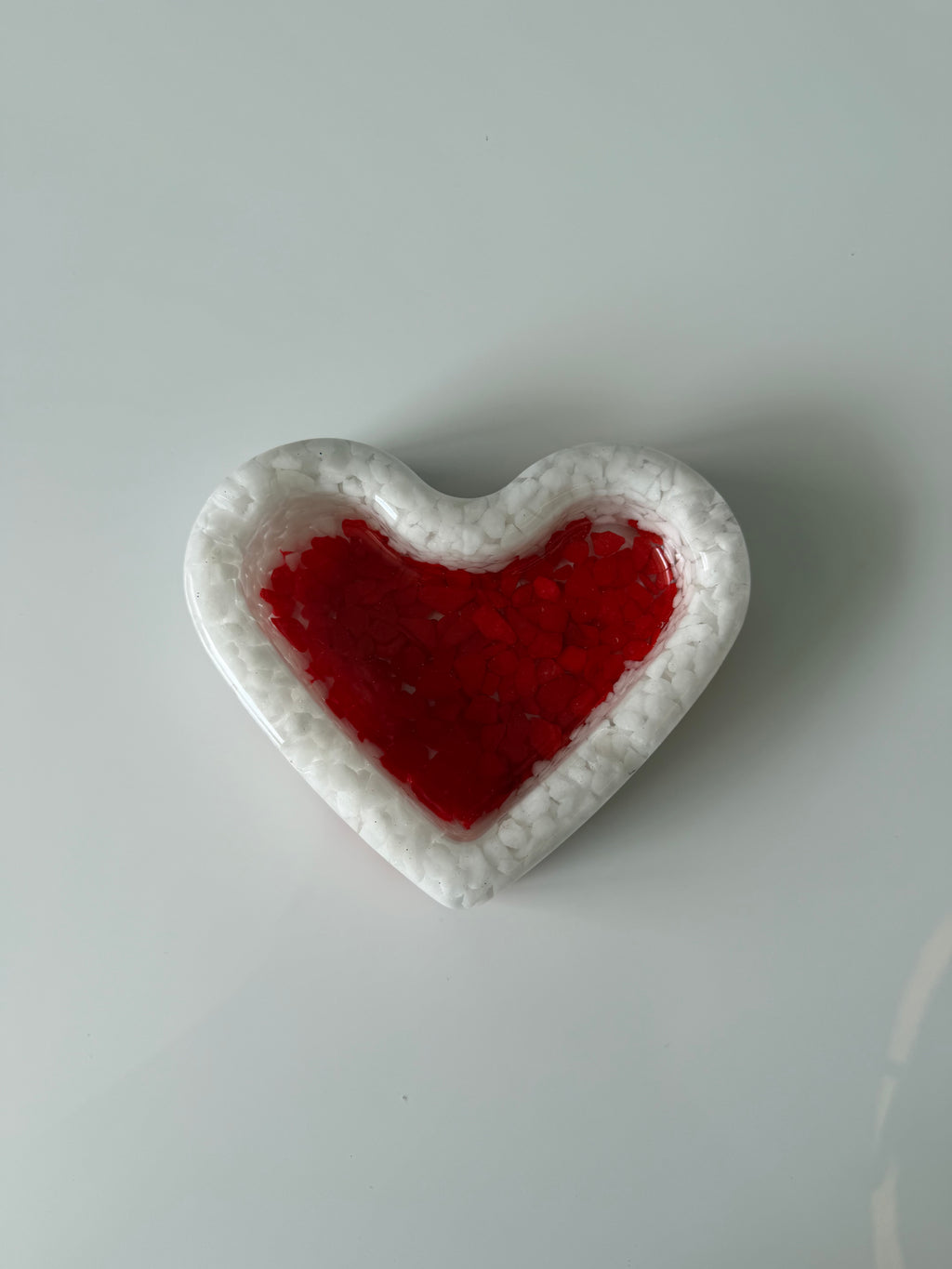 Scrumieră handmade din rășină și piatră — vedere 3