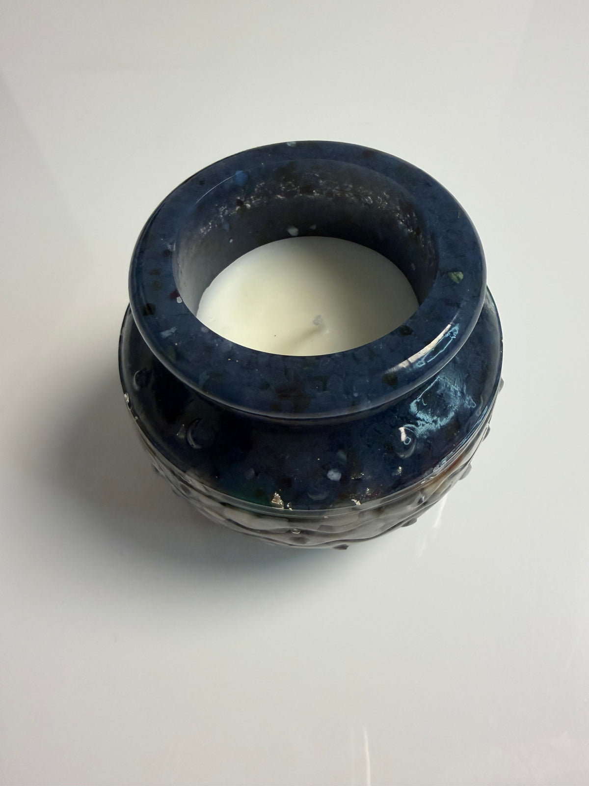 Lumânare neparfumată în suport handmade, vedere 2