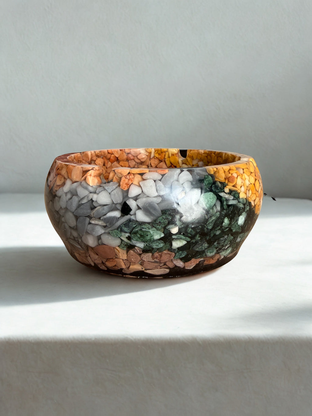 Scrumieră handmade din rășină și piatră — fotografie principală