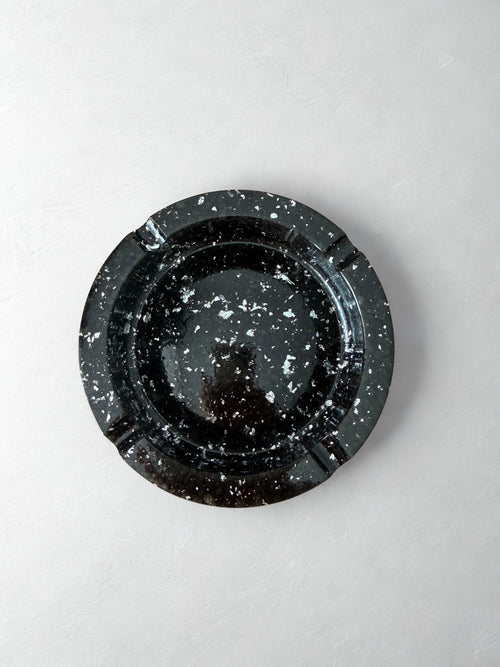 Scrumieră handmade din rășină și piatră — vedere 2