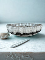 Bol decorativ handmade din rășină și piatră — fotografie principală