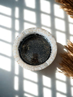 Scrumieră handmade din rășină și piatră — vedere 2